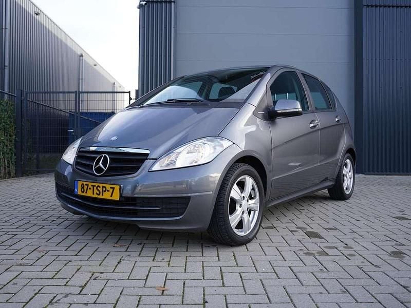 Grijs Gebruikt 2012 Mercedes A160 MPV | € 5.745 (Eerlijke prijs) - Afbeelding 1/4