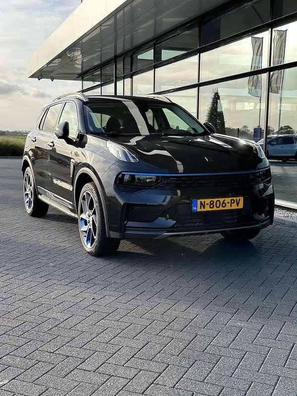 Zwart Occasion 2021 Lynk & Co 01 SUV | € 21.250 (Eerlijke prijs) - Afbeelding 1/4
