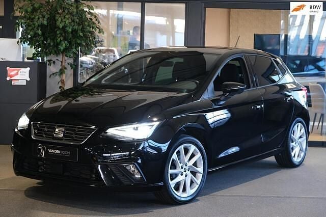 Zwart Occasion 2021 Seat Ibiza FR Hatchback | € 17.450 (Goede deal) - Afbeelding 1/4
