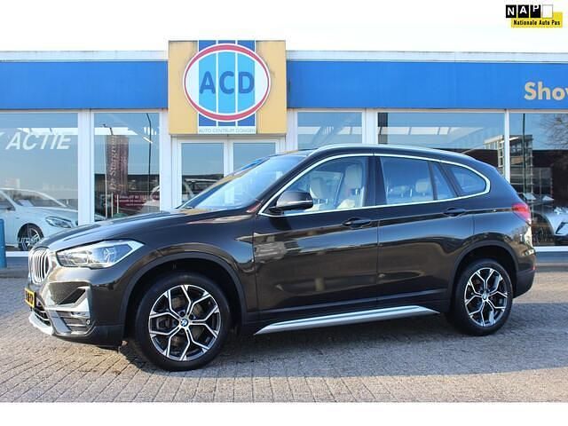 Bruin Gebruikt 2019 BMW X1 Basis SUV | € 25.900 (Eerlijke prijs) - Afbeelding 1/4