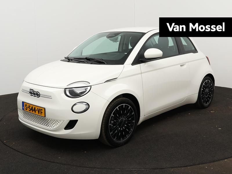 Wit Gebruikt 2023 Fiat 500e Icon Hatchback | € 26.900 - Afbeelding 1/4