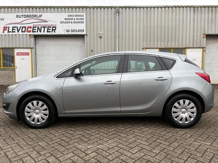 Occasion Opel Astra Design Edition 110 PK (80 kW) 2014 Grijs (metallic) Hatchback