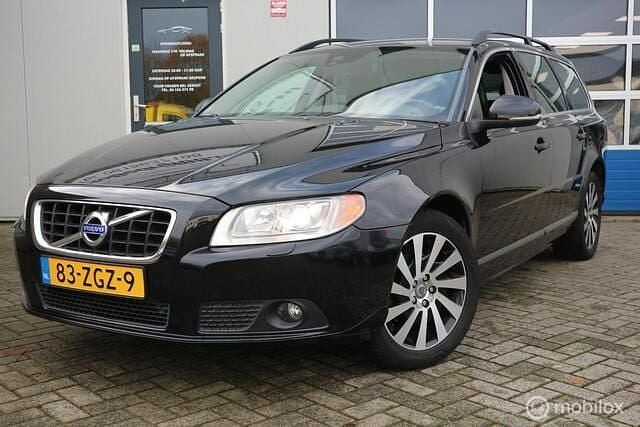 Zwart Gebruikt 2012 Volvo V70 Momentum Stationwagen | € 9.900 (Goede deal) - Afbeelding 1/4
