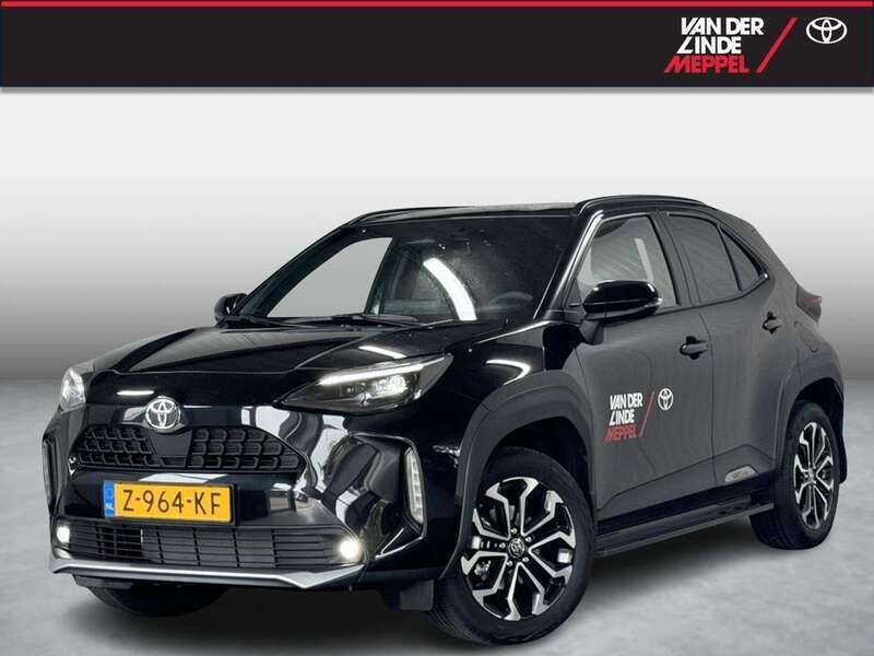 Zwart Gebruikt 2024 Toyota Yaris Cross Edition SUV | € 34.950 - Afbeelding 1/4
