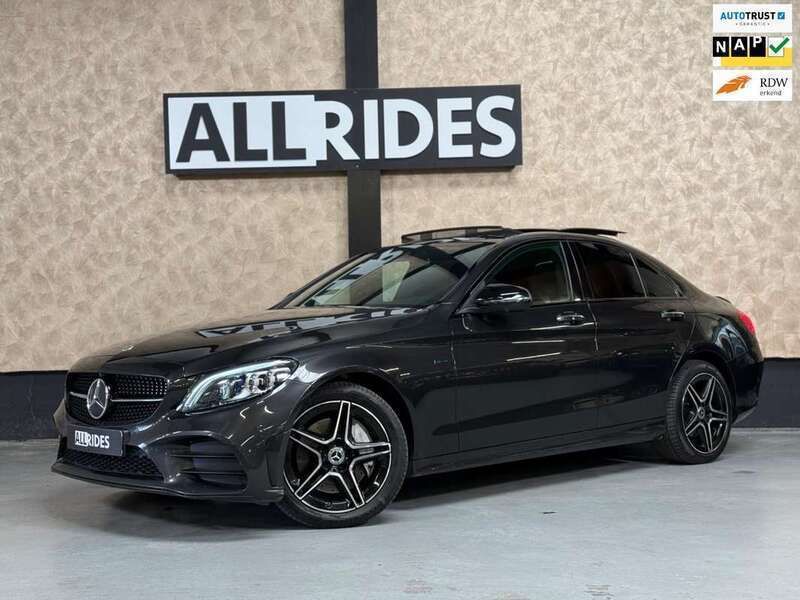 Zwart Gebruikt 2021 Mercedes C300 Premium Plus Sedan | € 30.950 (Duur) - Afbeelding 1/4