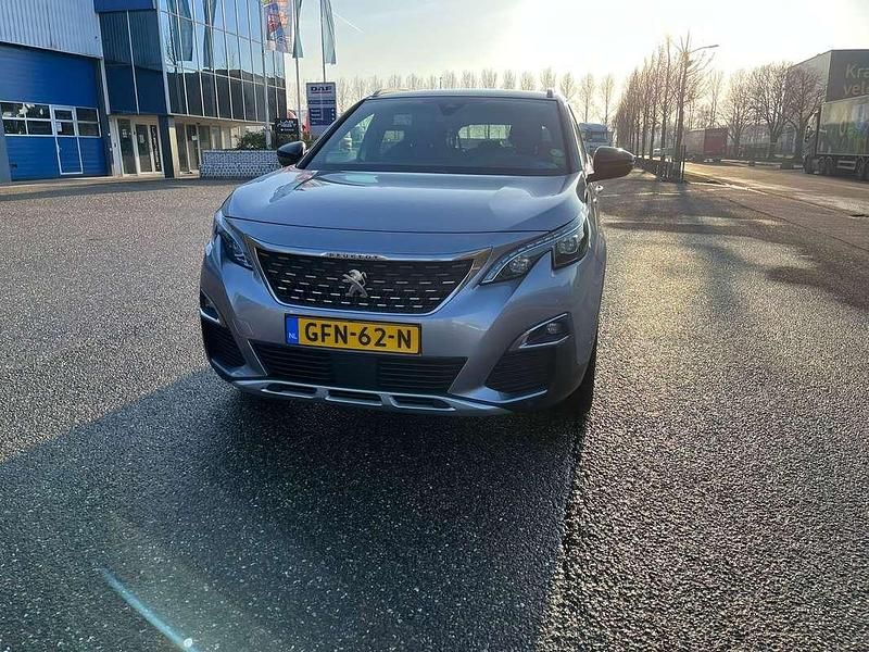 Grijs Occasion 2019 Peugeot 5008 GT MPV | € 17.500 (Eerlijke prijs) - Afbeelding 1/4