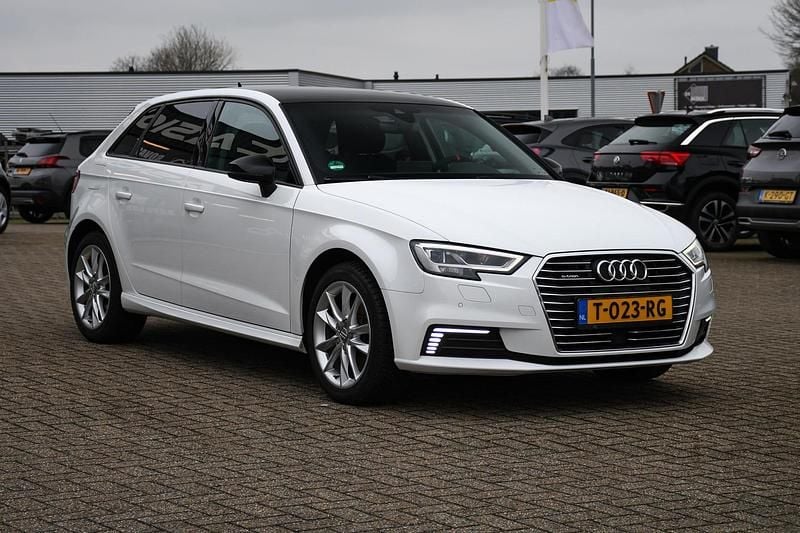 Occasion Audi A3 Sportback e-tron Sport 2023 Wit Hatchback