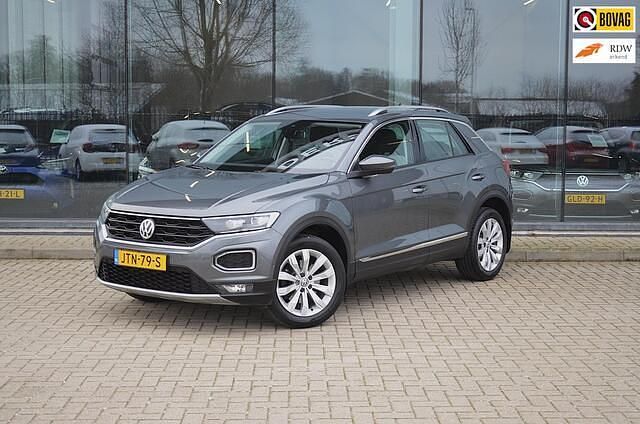 Grijs Occasion 2018 VW T-Roc Sportline SUV | € 21.750 (Eerlijke prijs) - Afbeelding 1/4