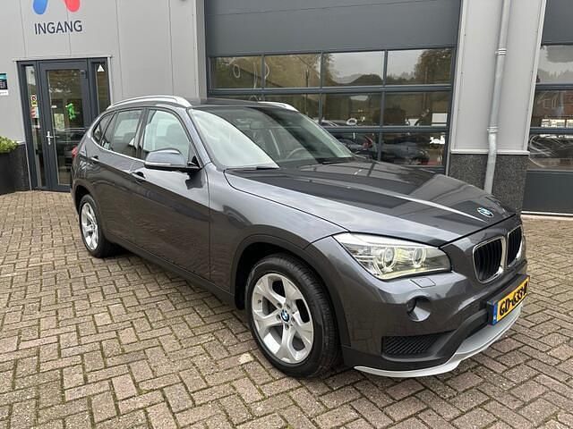 Grijs Gebruikt 2015 BMW X1 SUV | € 19.950 (Eerlijke prijs) - Afbeelding 1/4