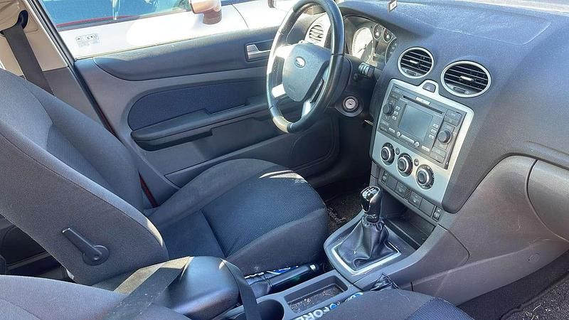 Occasion Ford Focus Futura 101 PK (74 kW) 2007 Rood Hatchback