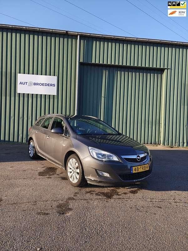 Grijs Gebruikt 2012 Opel Astra Edition Stationwagen | € 1.999 (Super prijs) - Afbeelding 1/4