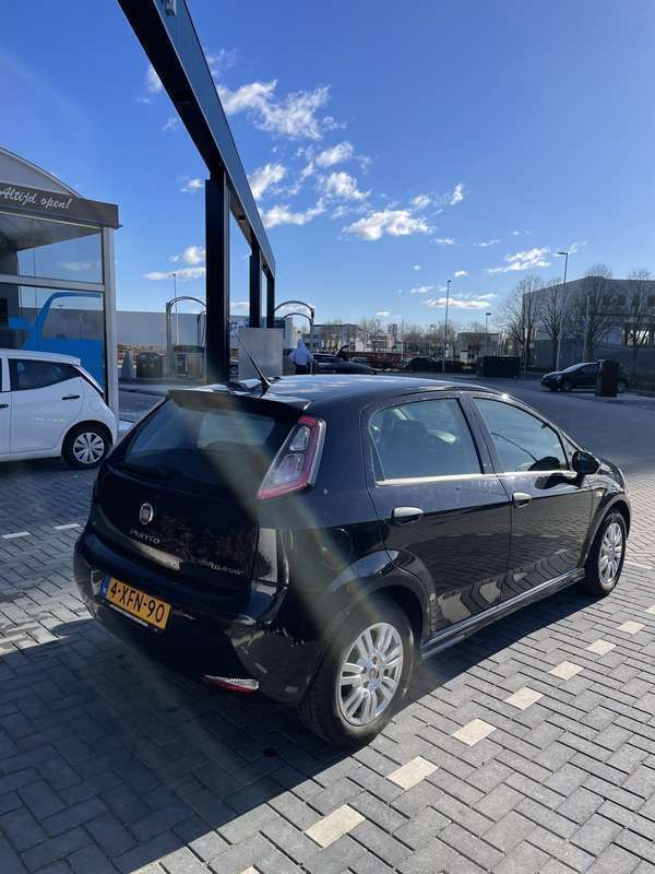 Zwart Gebruikt 2014 Fiat Punto Street Hatchback | € 2.950 (Super prijs) - Afbeelding 1/4
