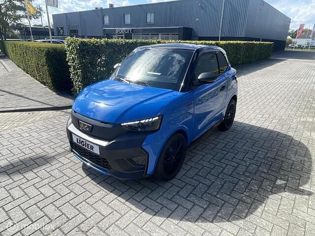 Nieuw Ligier JS50 2025 Blauw Hatchback