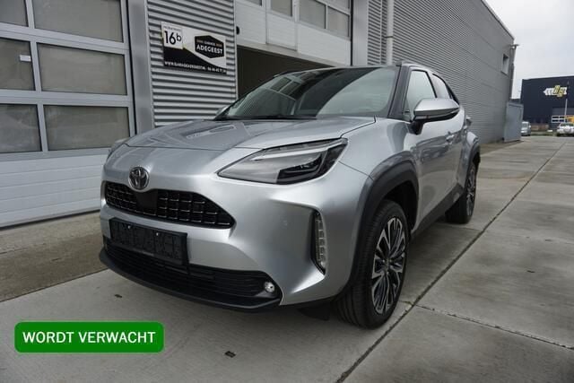 Zilver Nieuw 2025 Toyota Yaris Cross Executive SUV | € 29.950 (Super prijs) - Afbeelding 1/4