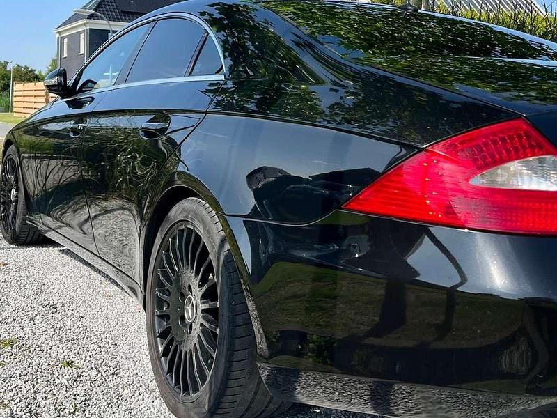 Zwart Gebruikt 2005 Mercedes 350 Sedan | € 9.000 (Eerlijke prijs) - Afbeelding 1/4