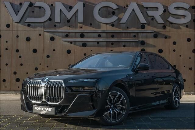 Zwart Occasion 2023 BMW 750e Shadowline Sedan | € 99.900 (Super prijs) - Afbeelding 1/4