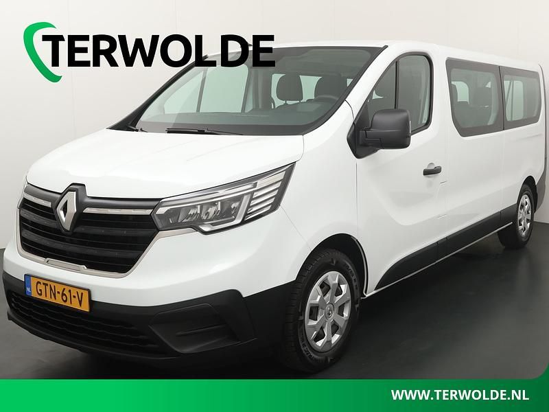 Wit Gebruikt 2023 Renault Trafic Life MPV | € 44.945 - Afbeelding 1/4