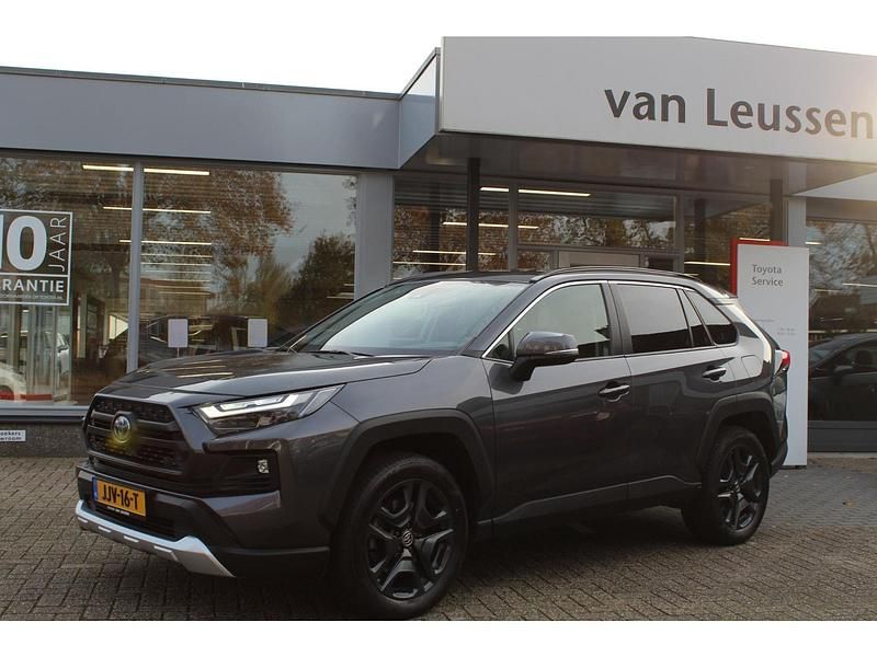 Grijs Occasion 2022 Toyota RAV4 SUV | € 37.400 (Eerlijke prijs) - Afbeelding 1/4