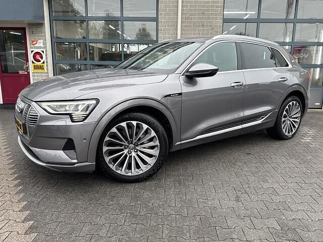 Grijs Gebruikt 2019 Audi e-tron Advanced Plus SUV | € 28.850 (Eerlijke prijs) - Afbeelding 1/4