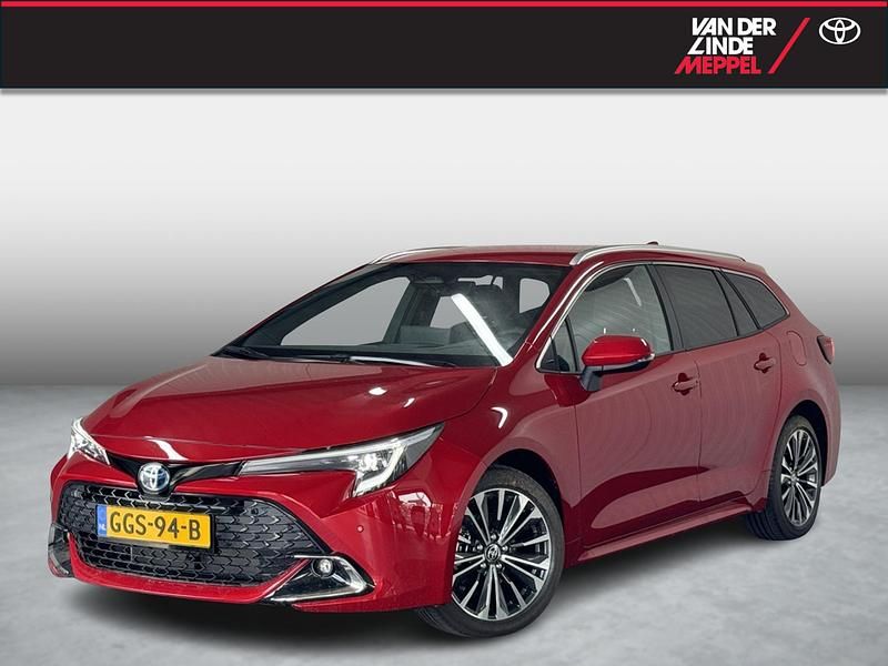 Rood, metallic lak Occasion 2024 Toyota Corolla Edition Stationwagen | € 35.450 (Duur) - Afbeelding 1/4