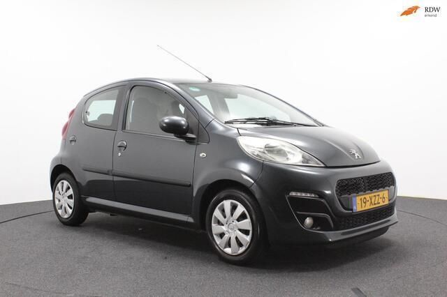 Grijs Gebruikt 2012 Peugeot 107 Active Hatchback | € 4.250 (Eerlijke prijs) - Afbeelding 1/4