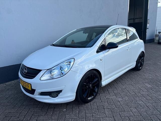 Wit Gebruikt 2009 Opel Corsa Essentia Hatchback | € 3.250 (Eerlijke prijs) - Afbeelding 1/4