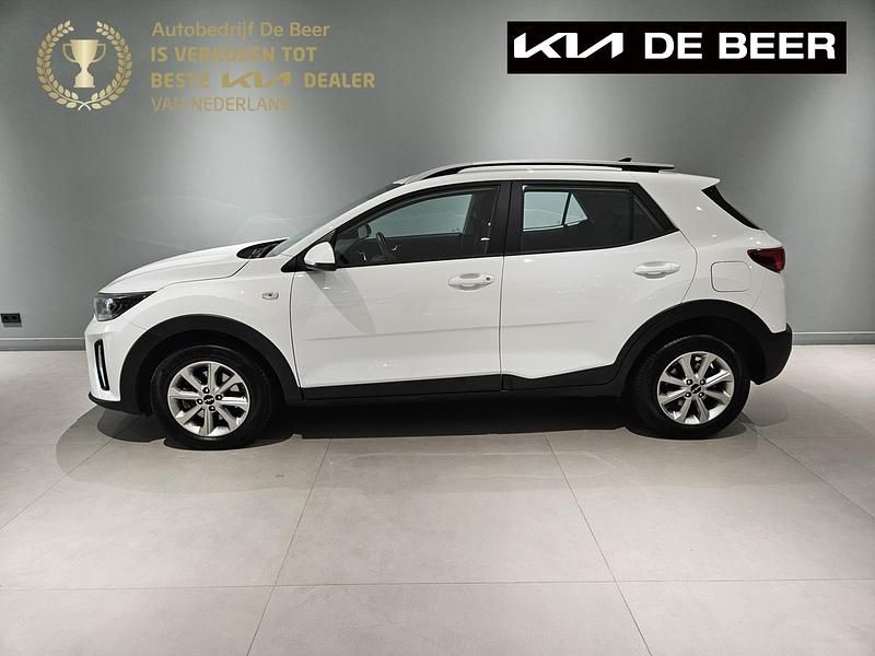 Wit Gebruikt 2023 Kia Stonic SUV | € 24.445 (Eerlijke prijs) - Afbeelding 1/4