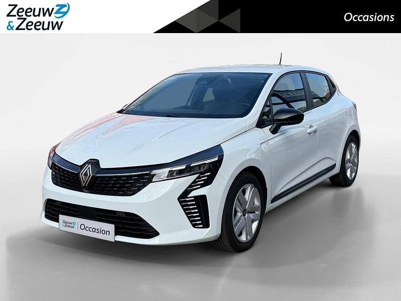 Wit Occasion 2023 Renault Clio V Evolution Hatchback | € 17.435 (Eerlijke prijs) - Afbeelding 1/4