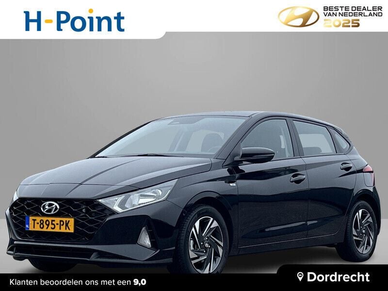 Phantom black (donker zwart) Gebruikt 2023 Hyundai i20 Comfort Hatchback | € 20.995 (Eerlijke prijs) - Afbeelding 1/4