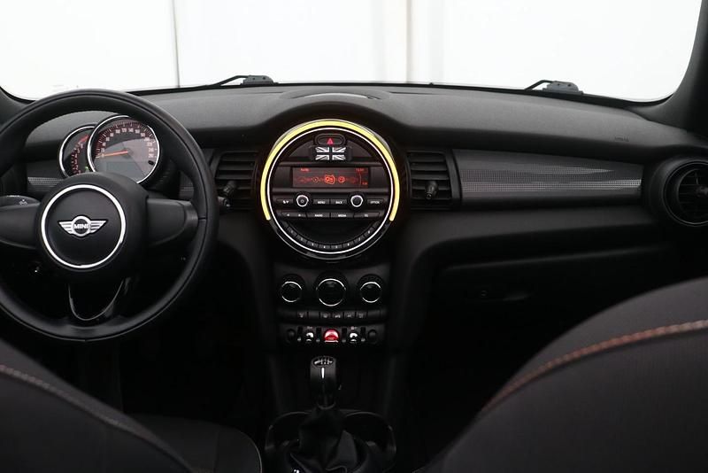 Occasion Mini One Cabriolet Pepper 102 PK (75 kW) 2017 Zwart Cabriolet