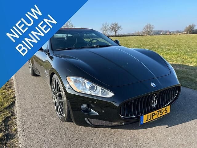 Zwart Occasion 2010 Maserati GranCabrio Cabriolet | € 55.900 - Afbeelding 1/4