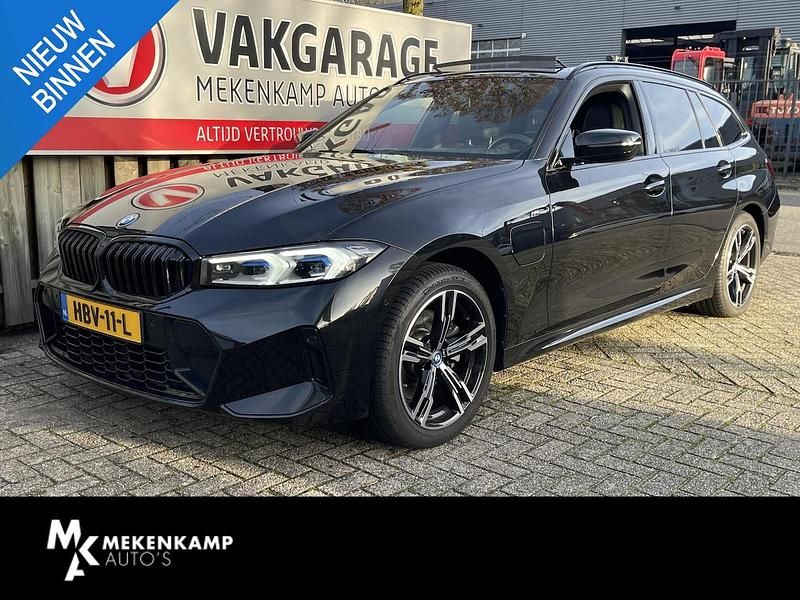 Zwart Gebruikt 2024 BMW 330e M Sport Stationwagen | € 45.950 (Goede deal) - Afbeelding 1/4