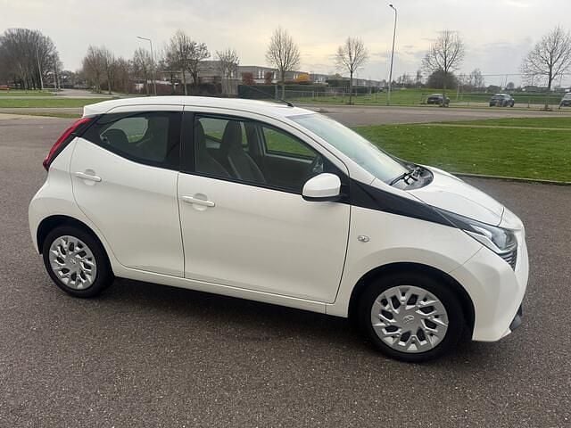 Occasion Toyota Aygo X-play 72 PK (52 kW) 2019 Wit Hatchback