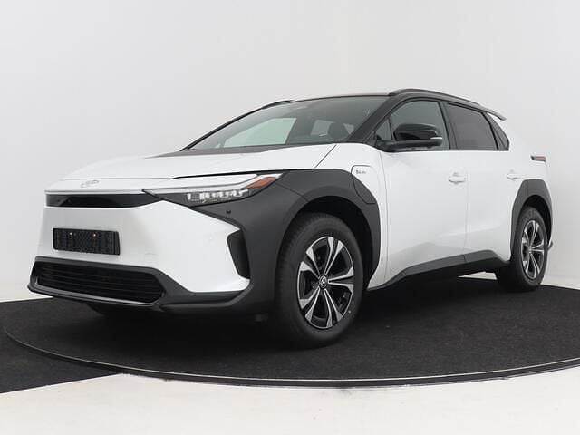 Wit parelmoer Nieuw 2025 Toyota bZ4X SUV | € 44.850 (Goede deal) - Afbeelding 1/4