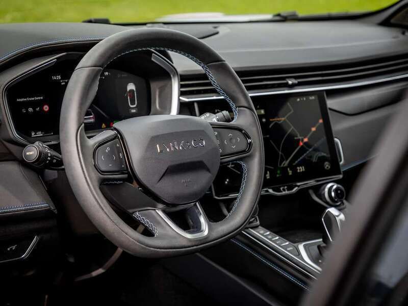 Zwart, metallic lak Gebruikt 2023 Lynk & Co 01 SUV | € 28.900 (Eerlijke prijs) - Afbeelding 1/1