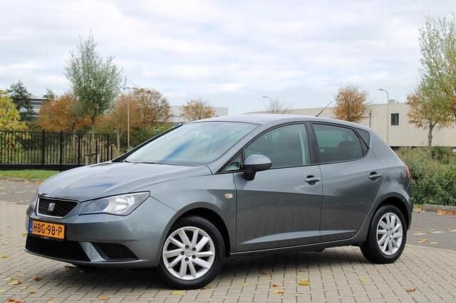 Grijs Gebruikt 2012 Seat Ibiza Style Hatchback | € 6.950 (Eerlijke prijs) - Afbeelding 1/4