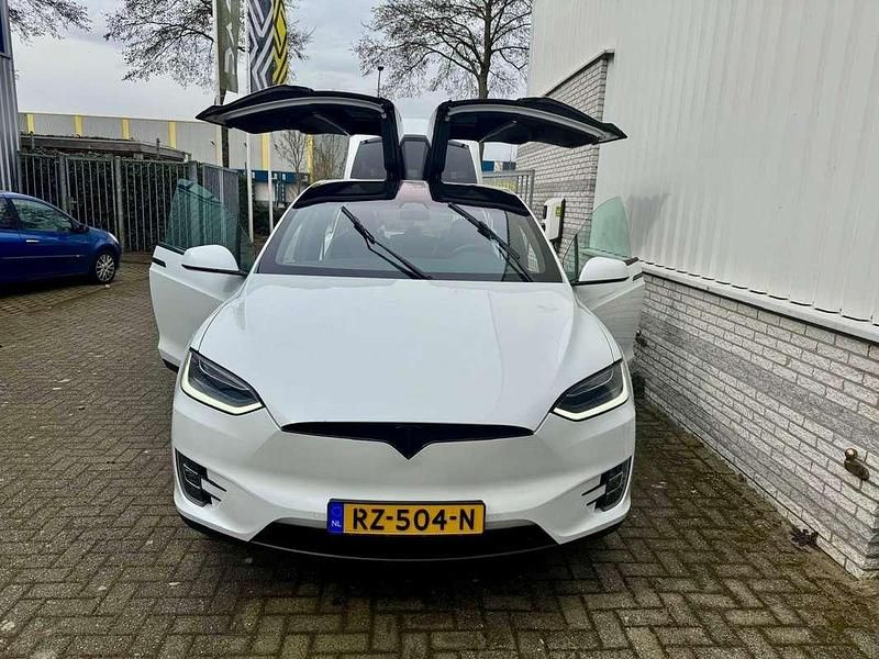 Wit Gebruikt 2018 Tesla Model X SUV | € 32.475 (Eerlijke prijs) - Afbeelding 1/4