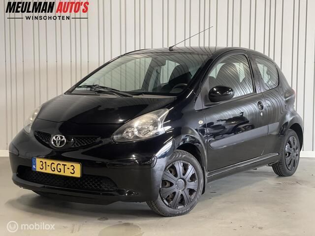 Zwart Gebruikt 2008 Toyota Aygo Sport Hatchback | € 1.950 (Eerlijke prijs) - Afbeelding 1/4
