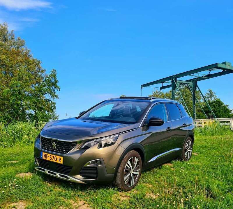 Grijs Gebruikt 2017 Peugeot 3008 GT-line MPV | € 17.650 (Iets duurder) - Afbeelding 1/4