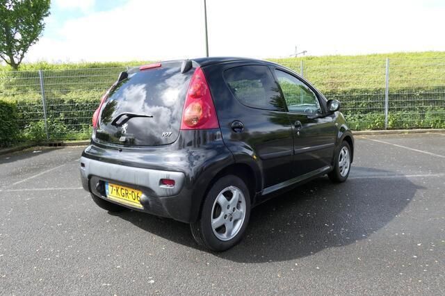 Occasion Peugeot 107 Urban Move 68 PK (50 kW) 2010 Zwart, metallic lak Hatchback