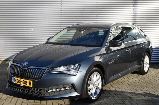 Grijs Gebruikt 2020 Skoda Superb Stationwagen | € 23.880 (Eerlijke prijs) - Afbeelding 1/4