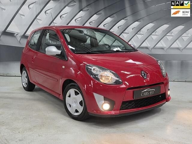 Rood Occasion 2007 Renault Twingo Dynamique Hatchback | € 1.999 (Goede deal) - Afbeelding 1/4