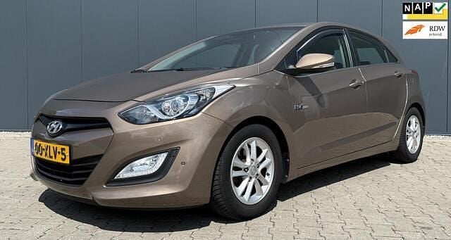 Bruin Gebruikt 2012 Hyundai i30 Hatchback | € 6.495 (Eerlijke prijs) - Afbeelding 1/4