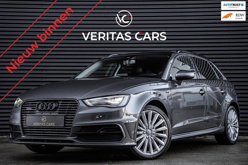 Grijs (metallic) Occasion 2015 Audi A3 Sportback e-tron S-line plus Hatchback | € 15.940 (Eerlijke prijs) - Afbeelding 1/4