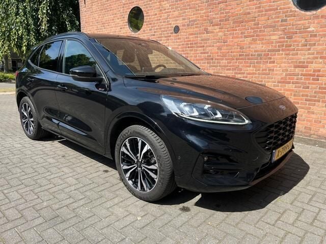 Zwart Gebruikt 2023 Ford Kuga ST-Line X SUV | € 26.950 (Goede deal) - Afbeelding 1/4