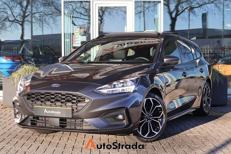 Grijs Gebruikt 2021 Ford Focus ST-Line Stationwagen | € 18.395 (Eerlijke prijs) - Afbeelding 1/4