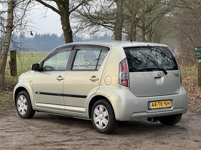 Occasion Daihatsu Sirion 69 PK (50 kW) 2006 Beige Hatchback