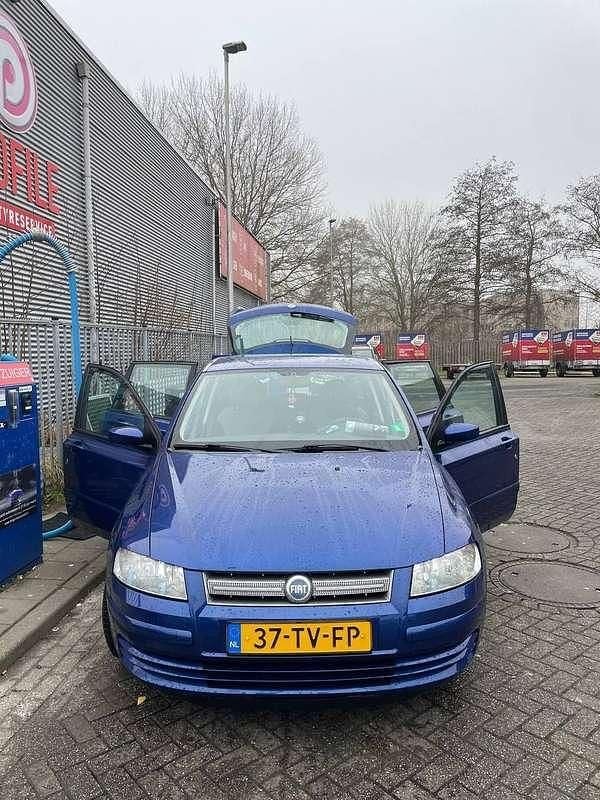 Gebruikt 2007 Fiat Stilo Dynamic Sedan | € 1.750 - Afbeelding 1/4