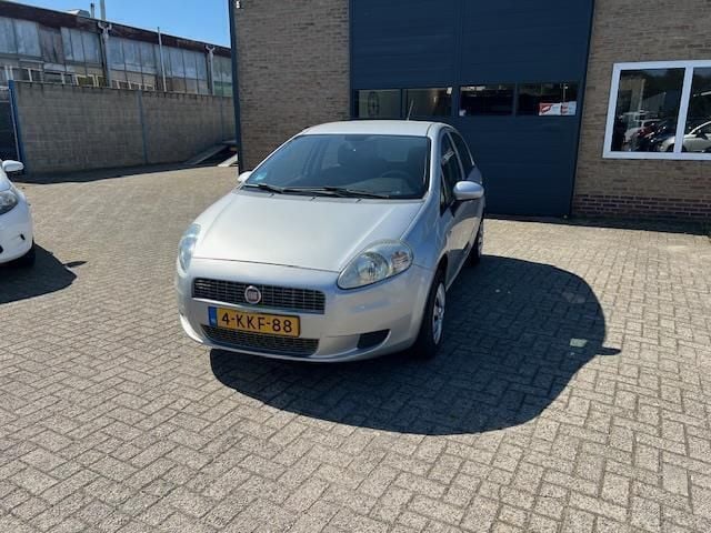 Grijs Gebruikt 2010 Fiat Punto Evo Dynamic Hatchback | € 3.500 (Eerlijke prijs) - Afbeelding 1/4