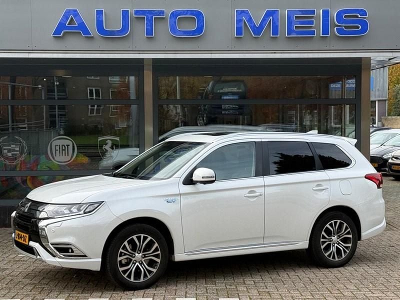 Wit Gebruikt 2020 Mitsubishi Outlander P-HEV Intense+ SUV | € 16.495 (Super prijs) - Afbeelding 1/4
